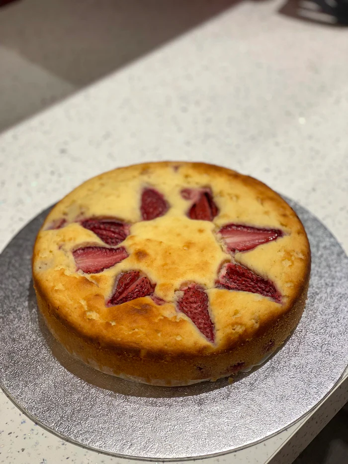 Berries Butter Cake - 8" Pan
