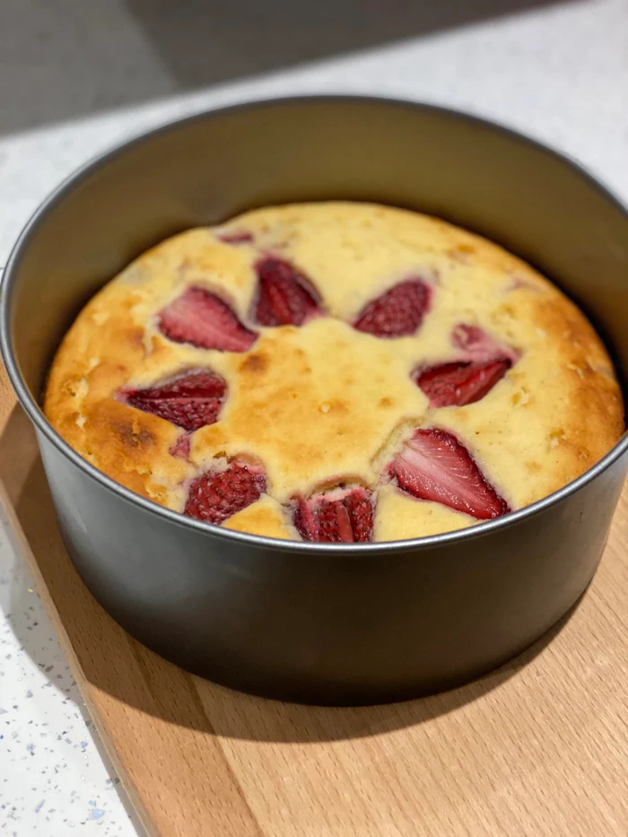 Berries Butter Cake - 8" Pan - Image 4
