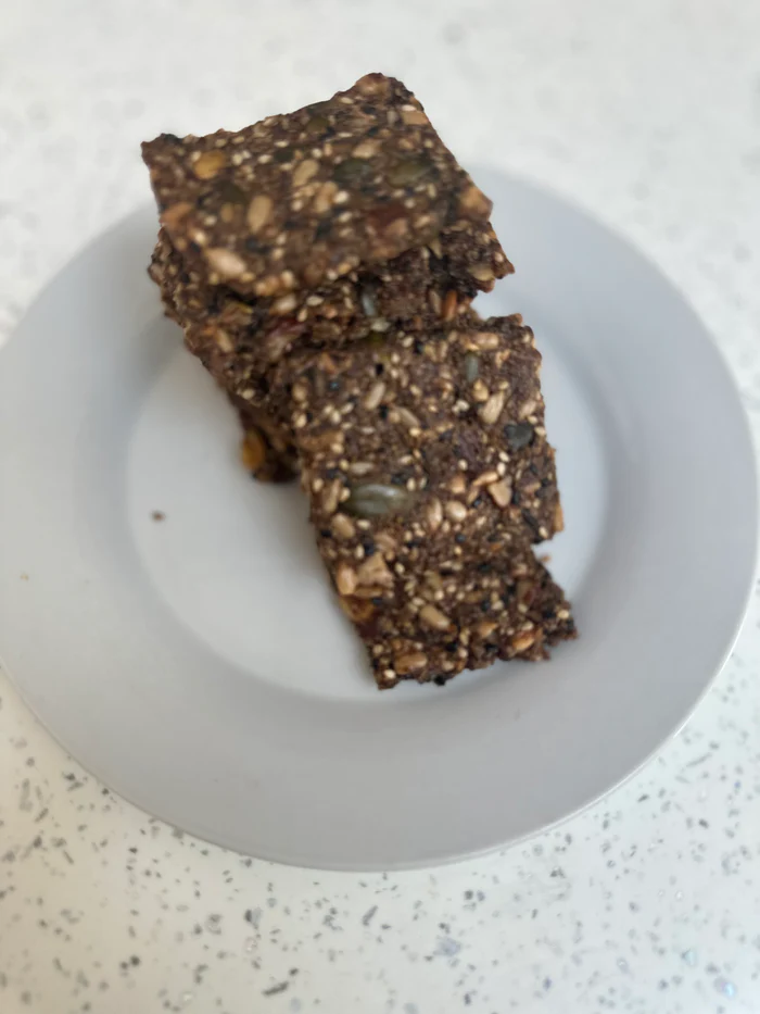 Crispy Flaxseed Seeded Crackers - Image 3