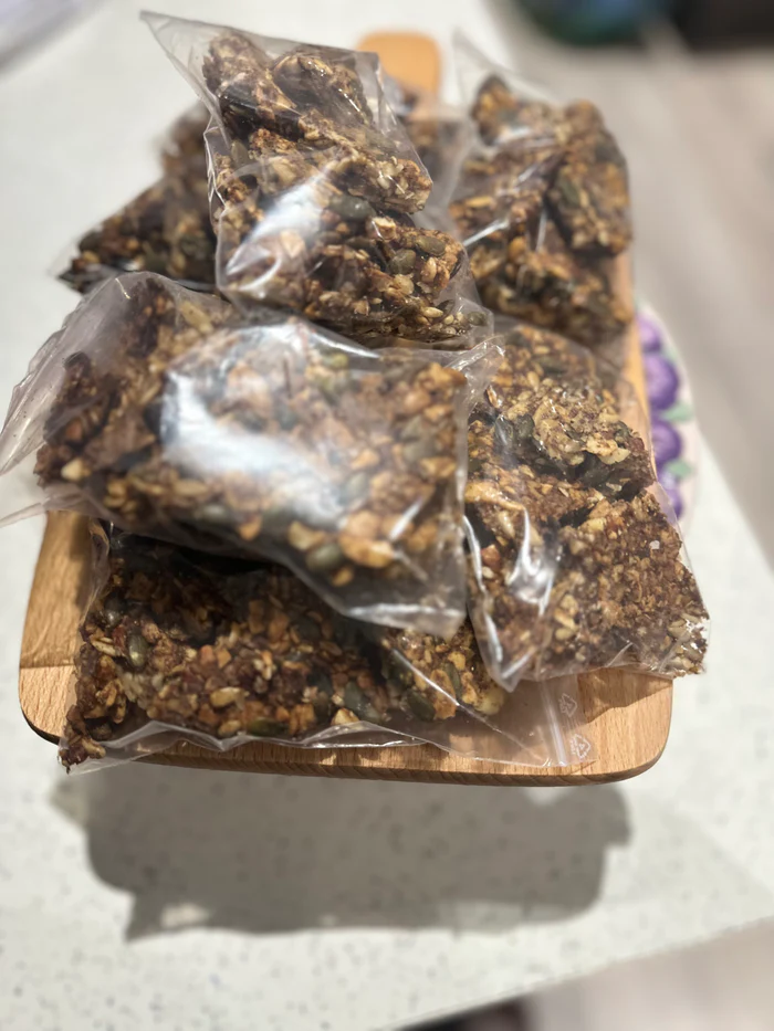 Crunchy Low Carb Granola with Macadamia and Pecan Nuts